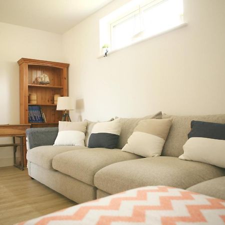 Ocean Breeze Villa Корк Екстериор снимка