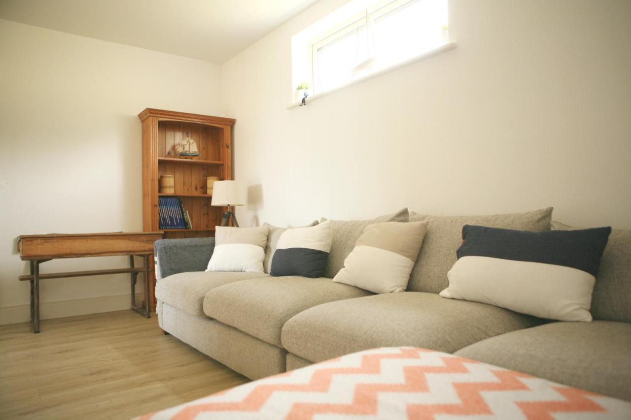Ocean Breeze Villa Корк Екстериор снимка