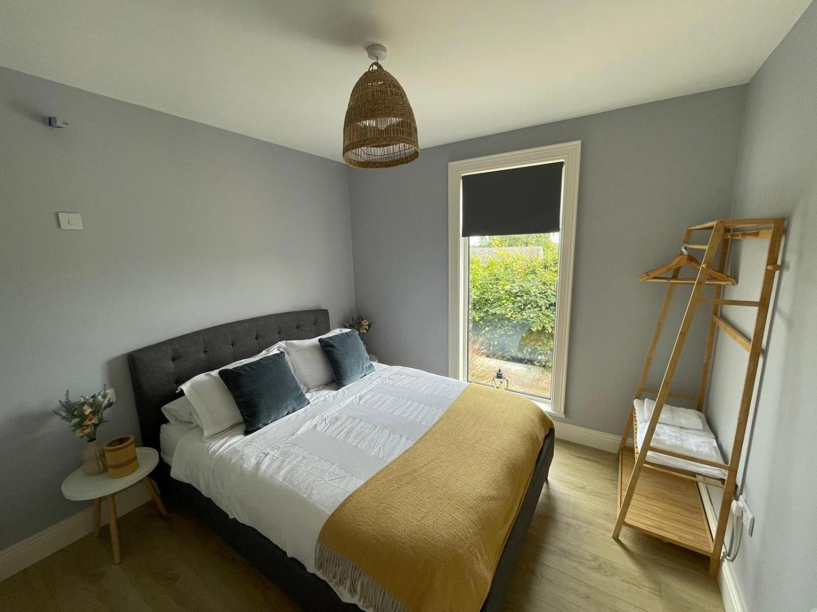 Ocean Breeze Villa Корк Екстериор снимка