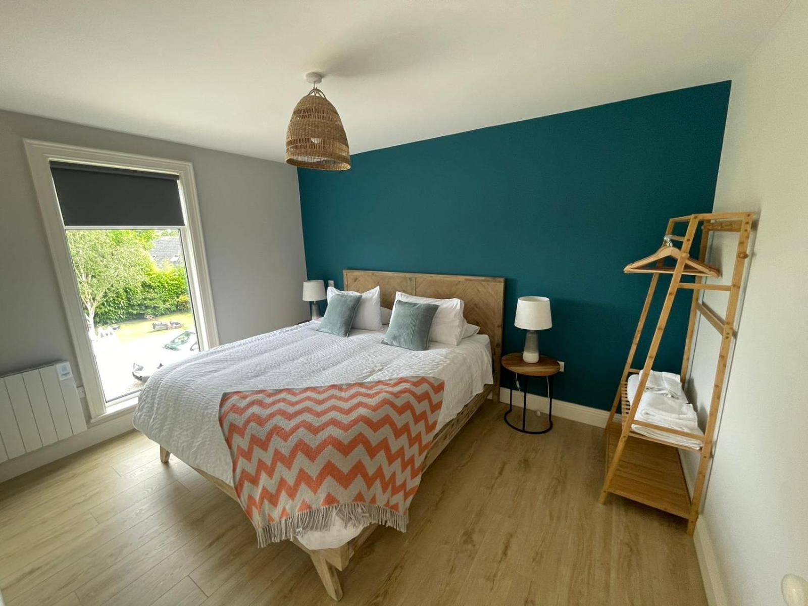 Ocean Breeze Villa Корк Екстериор снимка